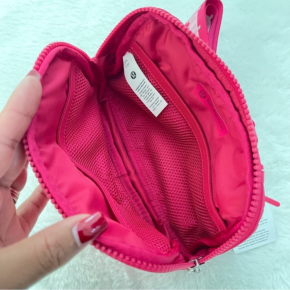 Lululemon Everywhere Belt Bag 1L Wordmark - Picture 10 of 11